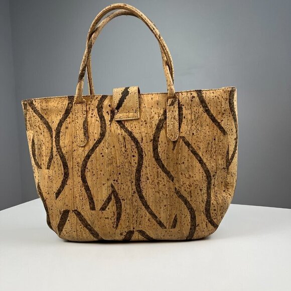Cork design medium tote bag made in Portugal tan brown - Picture 3 of 16